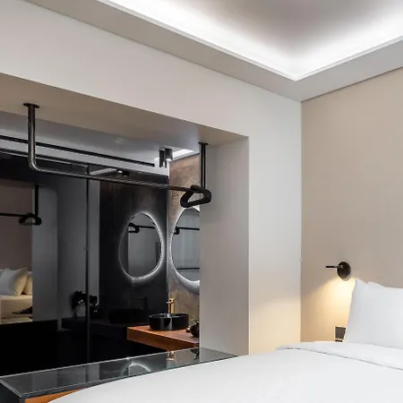 Amazon Hotel